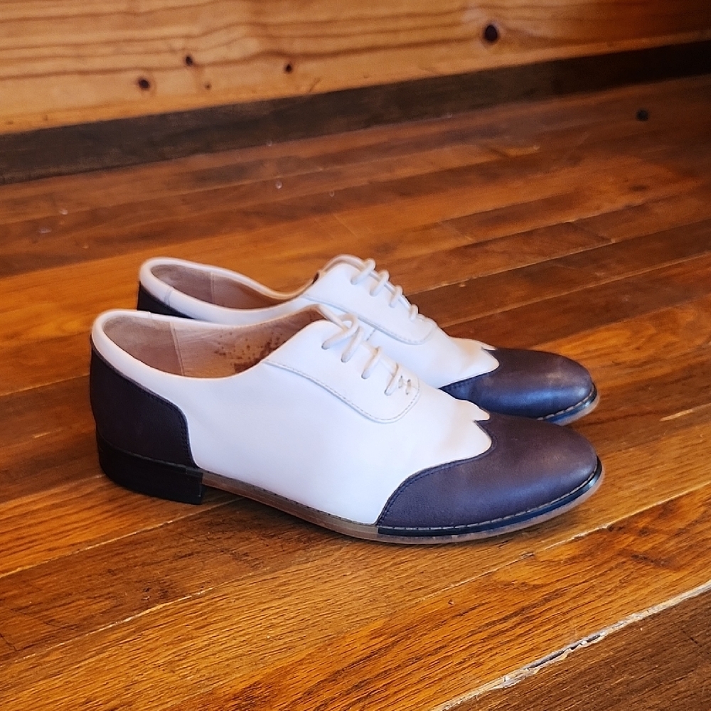 Classic Two-Tone Dress Shoes 7.5
